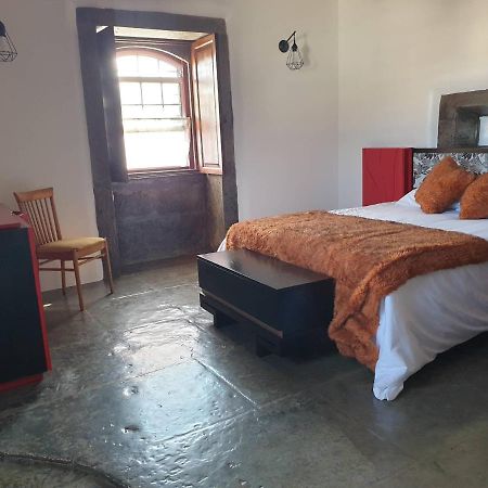 プライア・ダ・ヴィクトーリア Casa Do Outeiro - Alヴィラ エクステリア 写真
